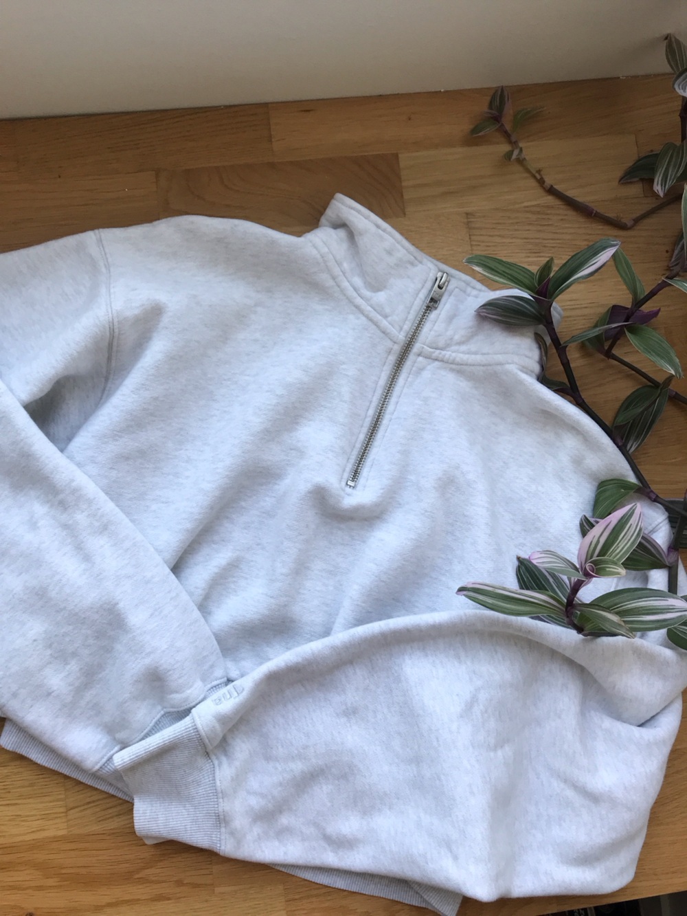 [L] ARITZIA TNA Cozy Cropped Quarter Zip Sweater Grey
